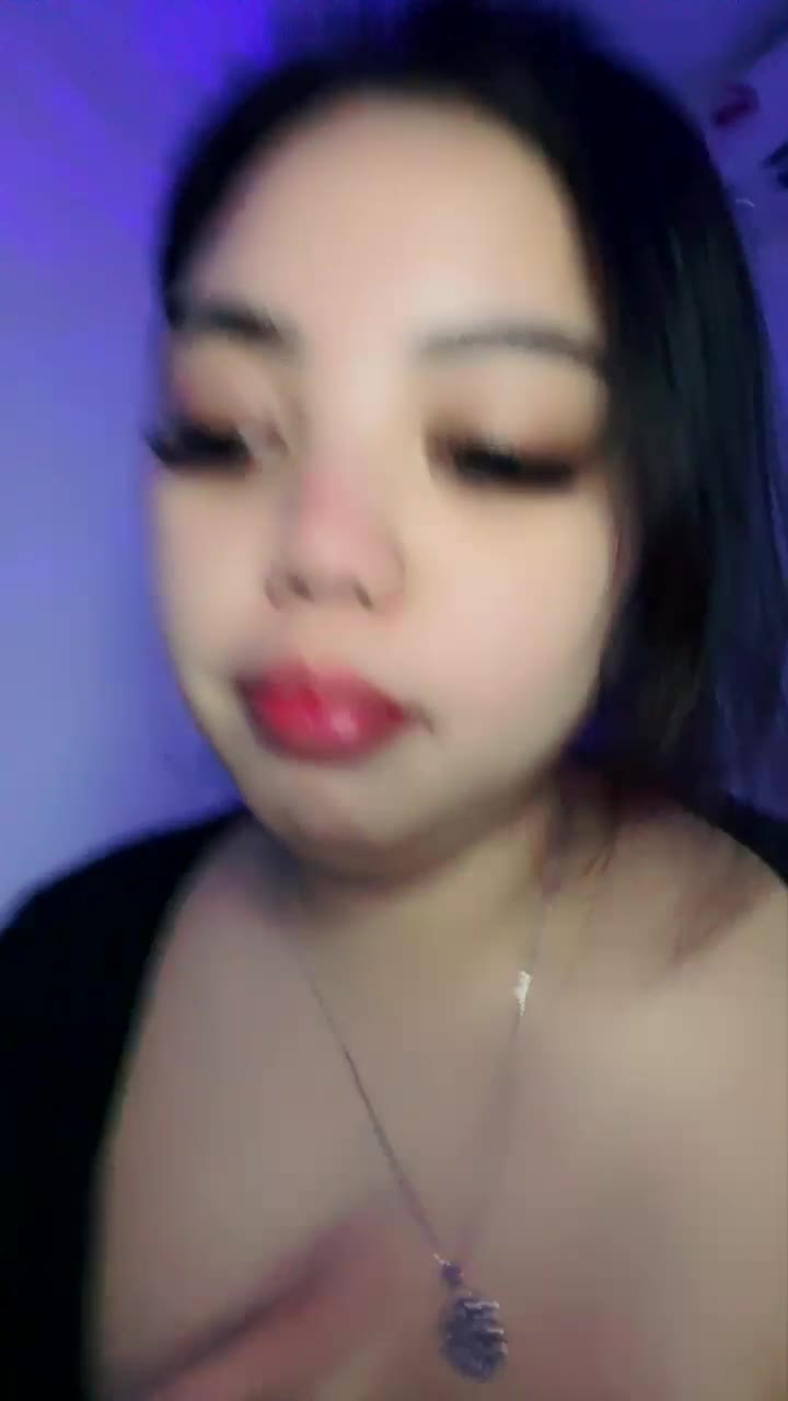 Miss Rembulan Asyik Pamer Nenen Desah Sambil Remas